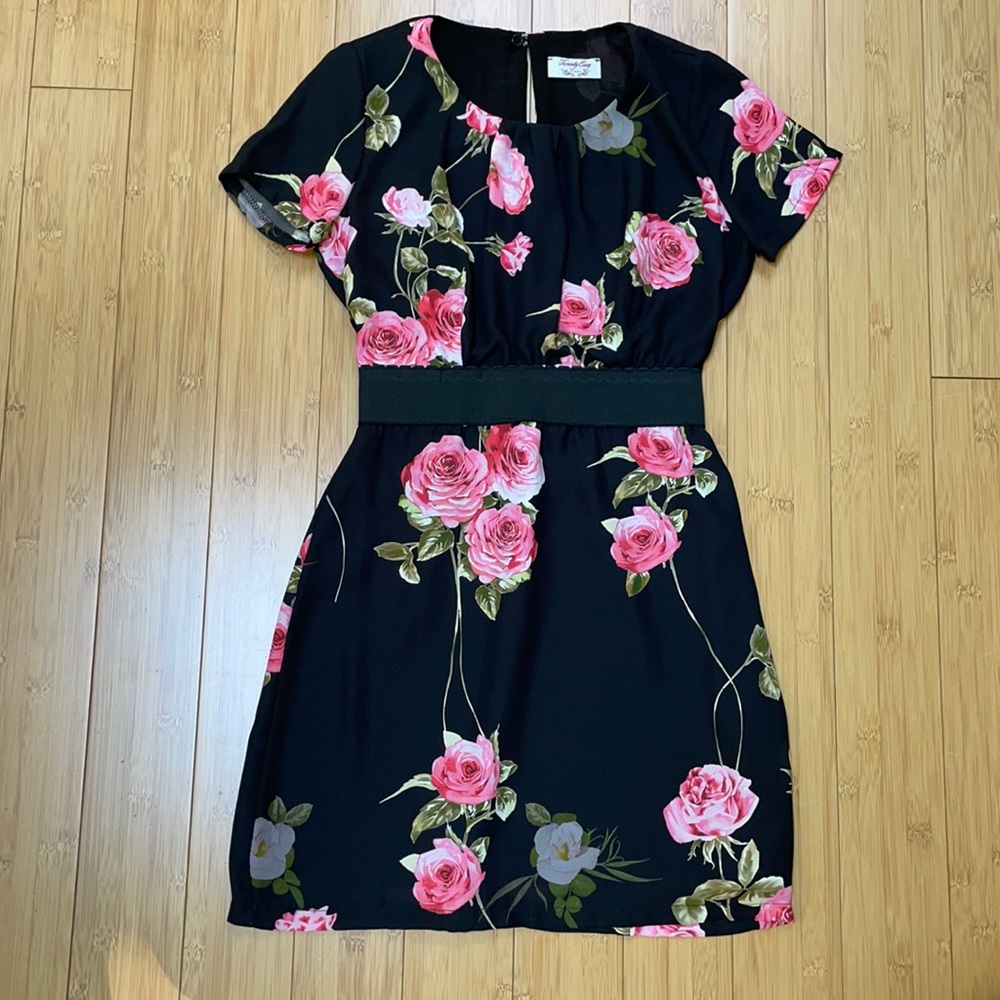 Kaos Floral 🌹Dress Black Pink XS